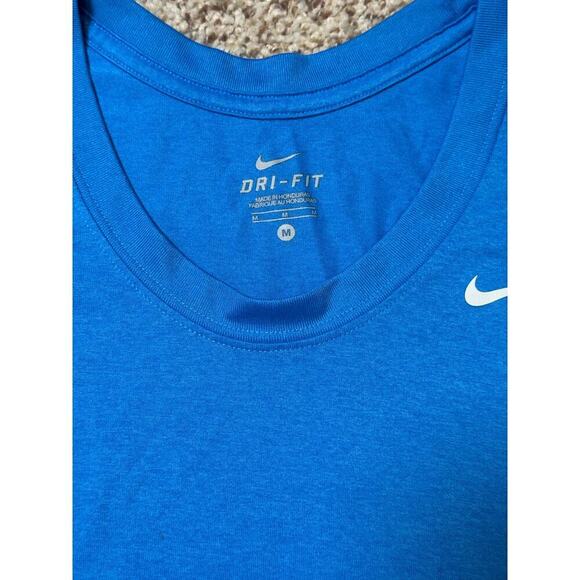 Nike Dri-Fit Sleeveless shirt, size women's Medium, Blue - Picture 3 of 8